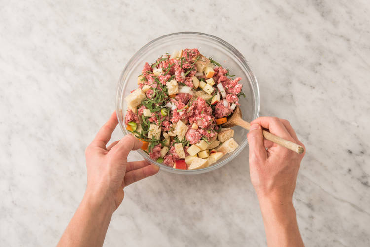 Stuffing with Apples