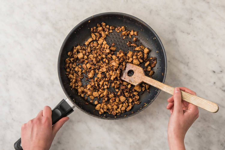 COOK BEYOND MEAT ® & FINISH STIR-FRY