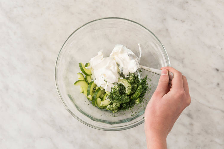 GURKENSALAT VOLLENDEN