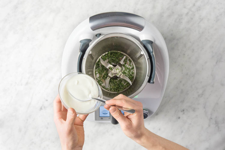 FÜR DEN MINZJOGHURT