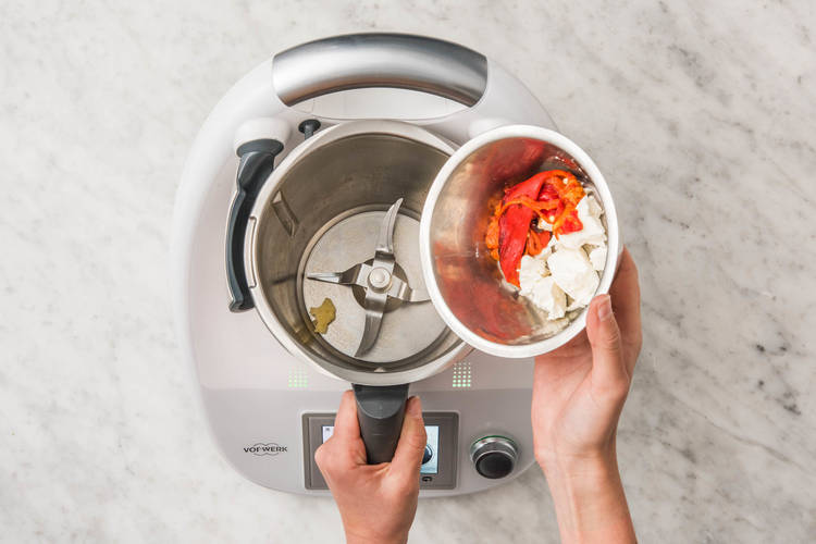 PAPRIKA DIP ZUBEREITEN