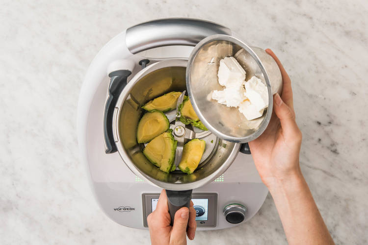 AVOCADO CREME & GEMÜSE VORBEREITEN