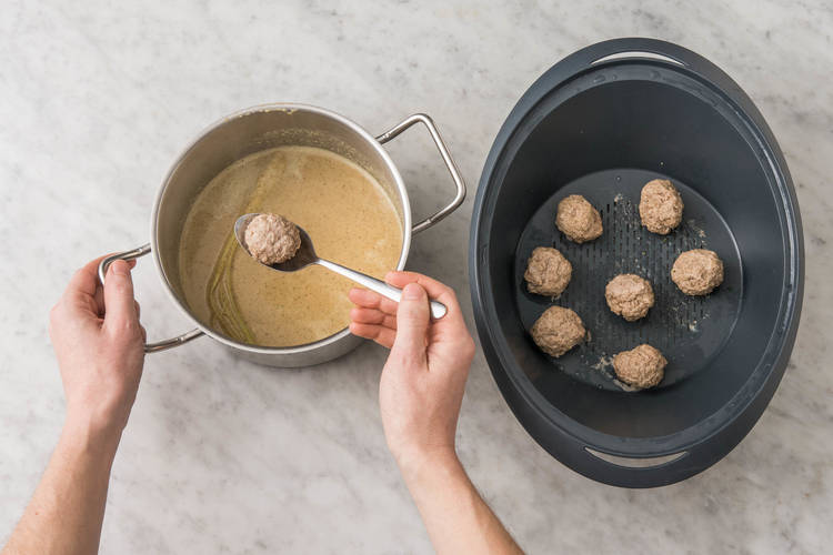 FÜR DIE CURRYBÄLLCHEN