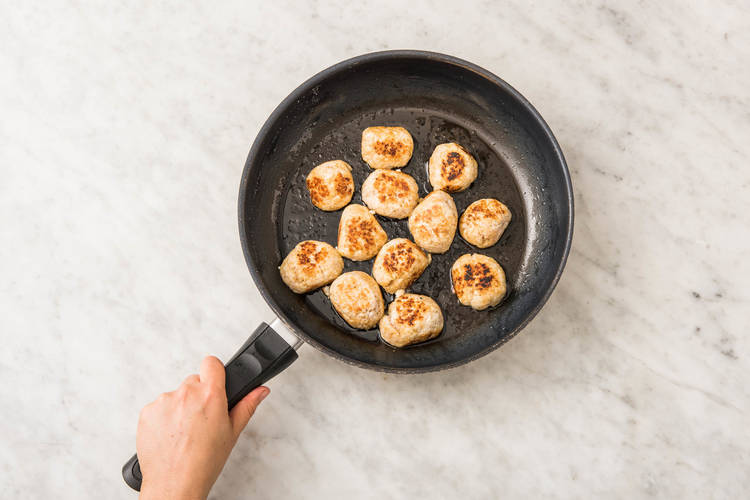 Kipgehaktballetjes maken