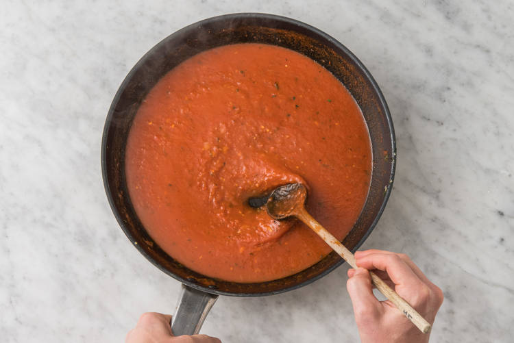 MAKE TOMATO SAUCE
