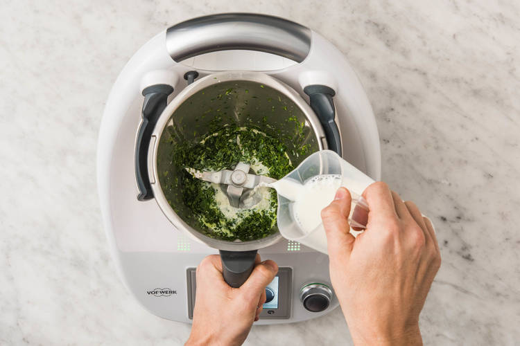 BÄRLAUCH ZERKLEINERN