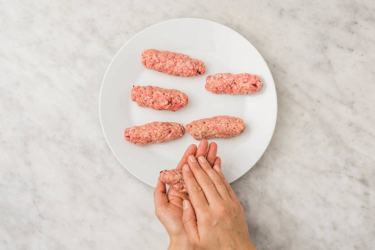 Cevapcici vorbereiten