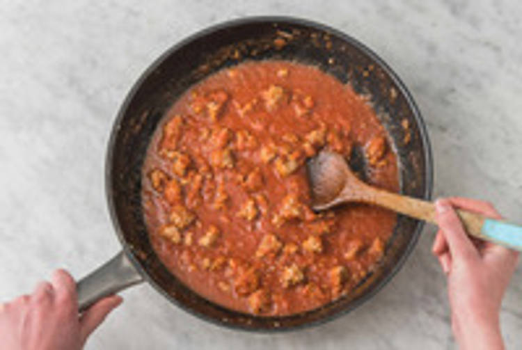 MAKE TOMATO SAUCE