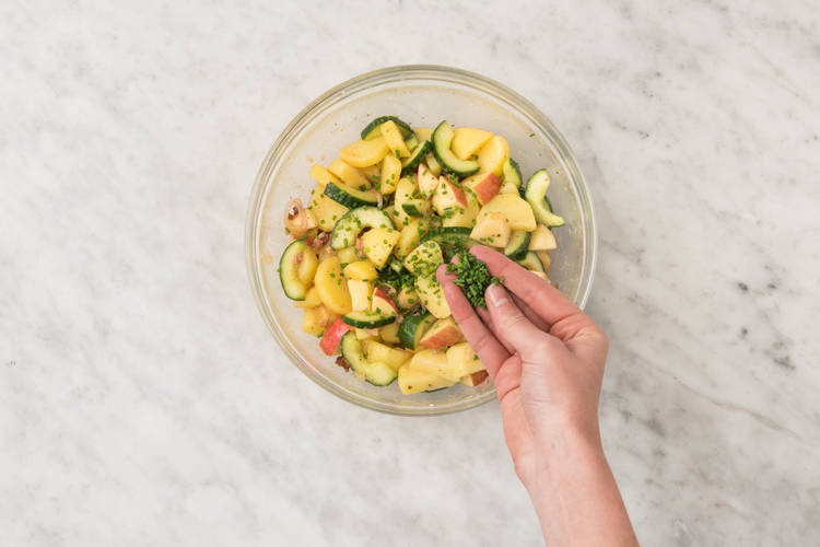 Kartoffelsalat zubereiten