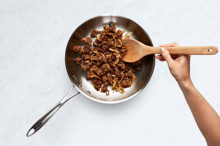 Cook Onion & Beef