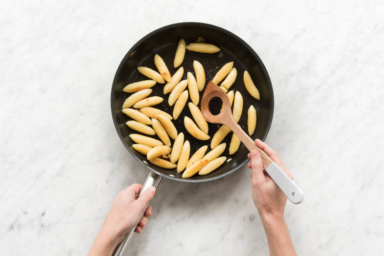 SCHUPFNUDELN VORBRATEN