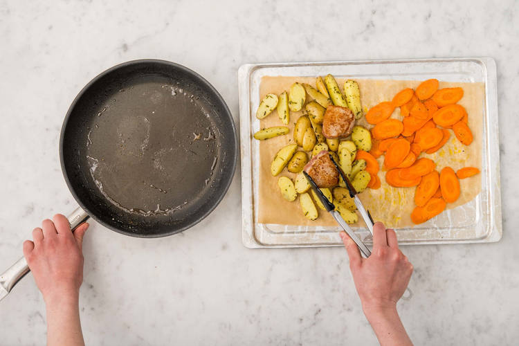 SCHWEINEFILETS BACKEN
