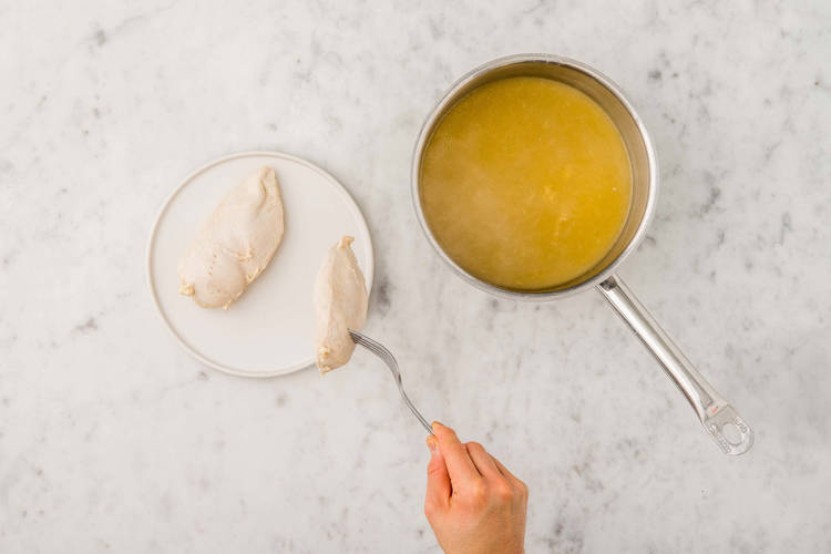 Pocher les aiguillettes de poulet