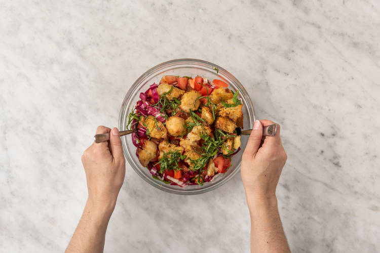 Préparer la panzanella