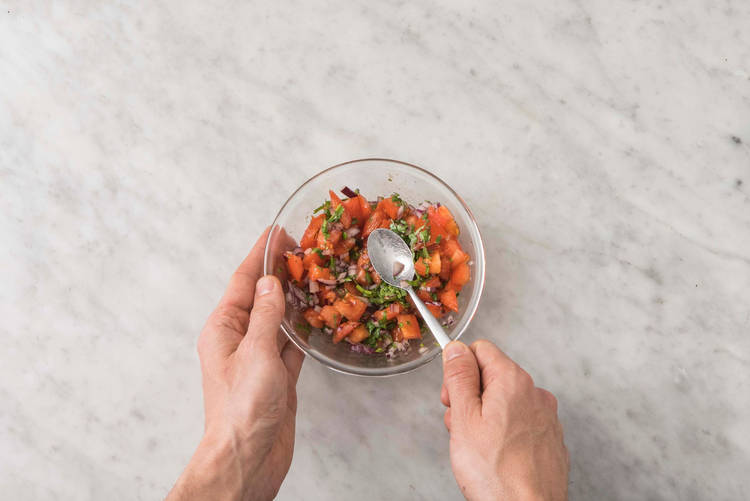 Bland tomatsalsa