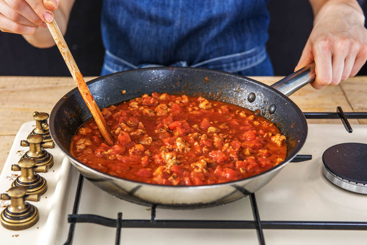 Cook the sauce