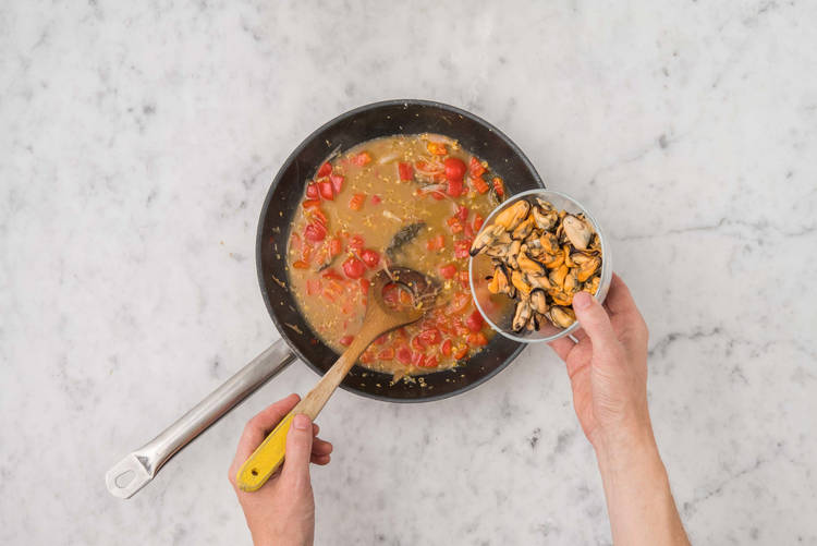 COOK MUSSELS