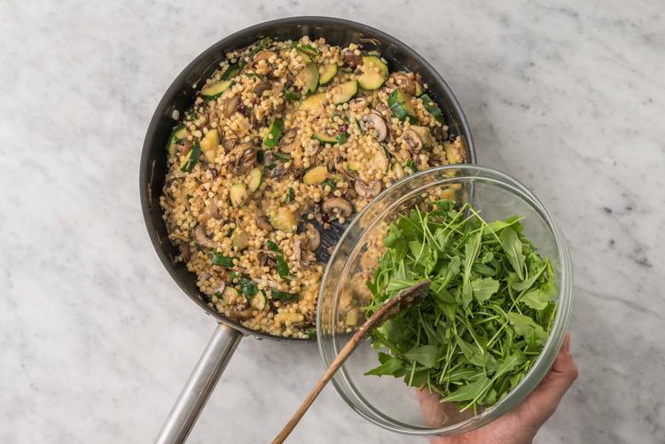 Tillsätt rucola