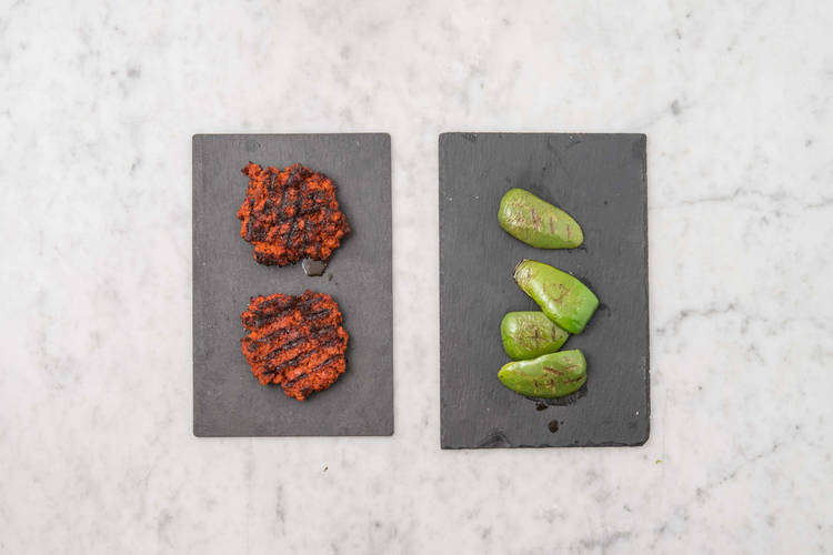 GRILLER LES BOULETTES ET LES POIVRONS