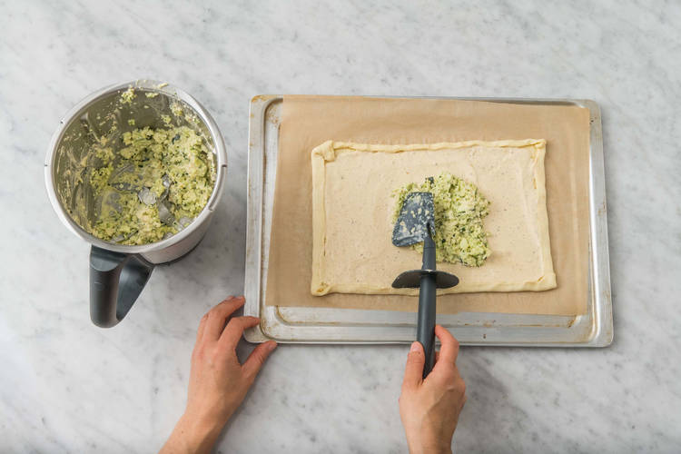 FLAMMKUCHEN BACKEN