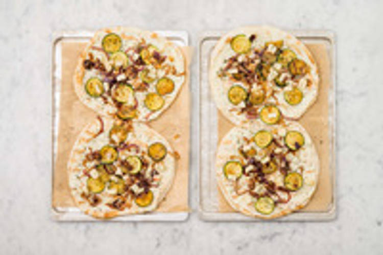 Garnir la pizza