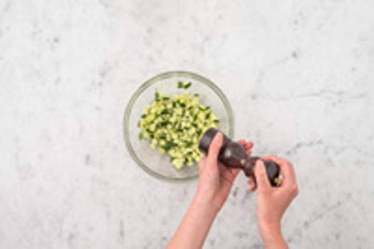Préparer la salade de concombre