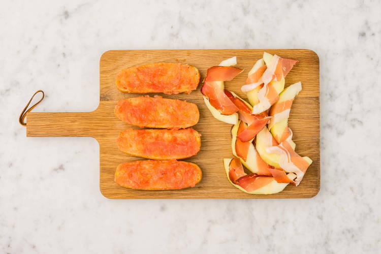 Prépare le pan con tomate