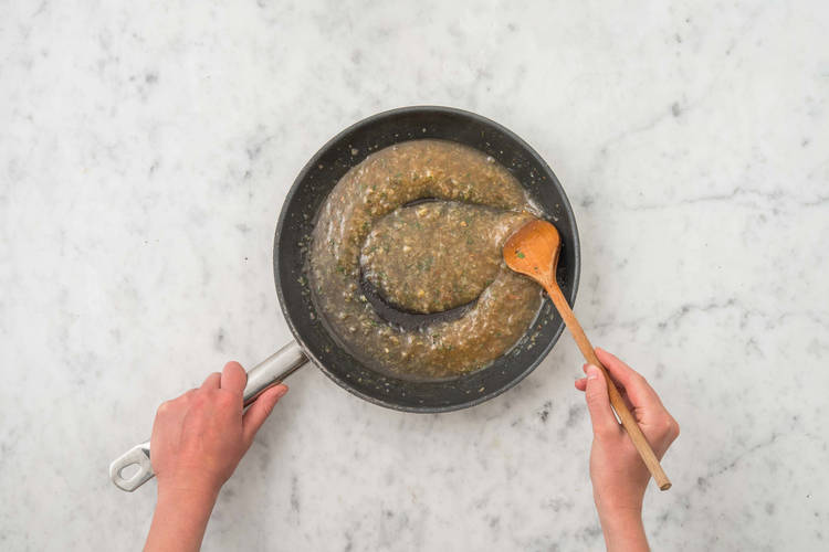 MAKE GRAVY & GARLIC OIL