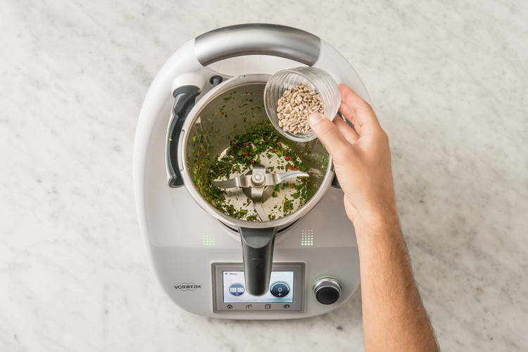 FÜR DAS KRÄUTER-CHILI-ÖL