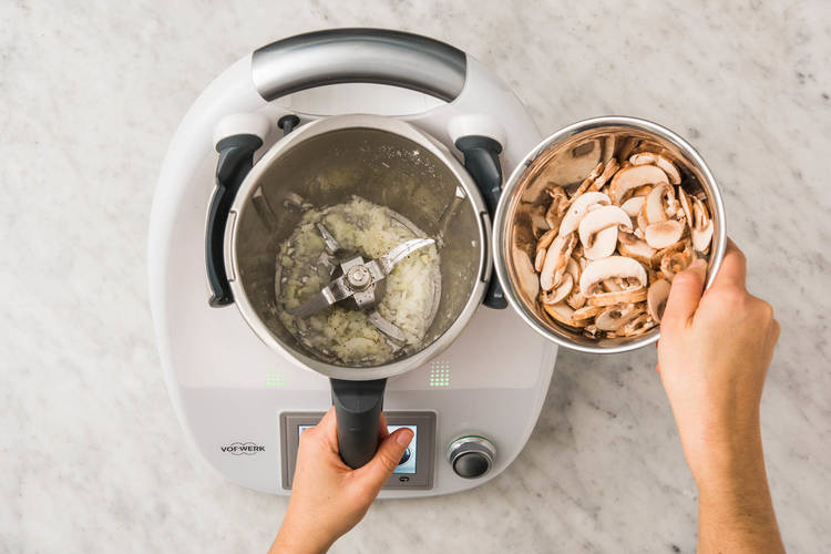 CHAMPIGNONS UND SCHUPFNUDELN