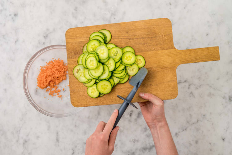 SALAT VOLLENDEN & DIPS