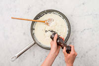 Préparer la sauce à la crème