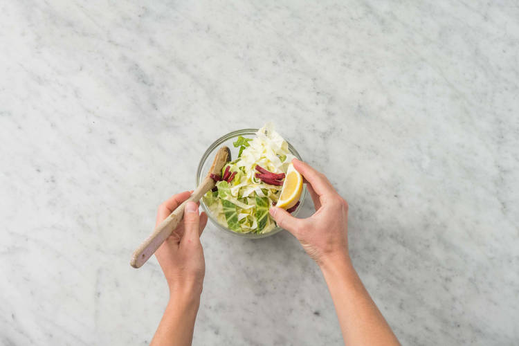 Smaksätt kålsallad