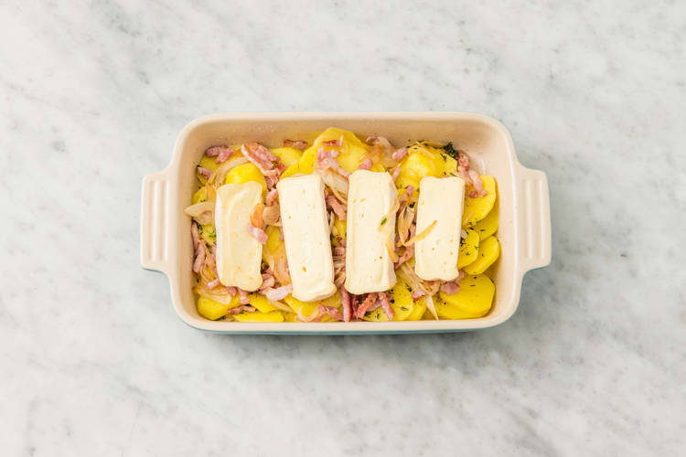 Enfourner la tartiflette