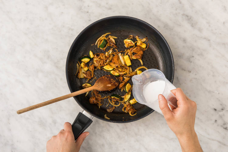 Curry-Kichererbsen-Sauce kochen