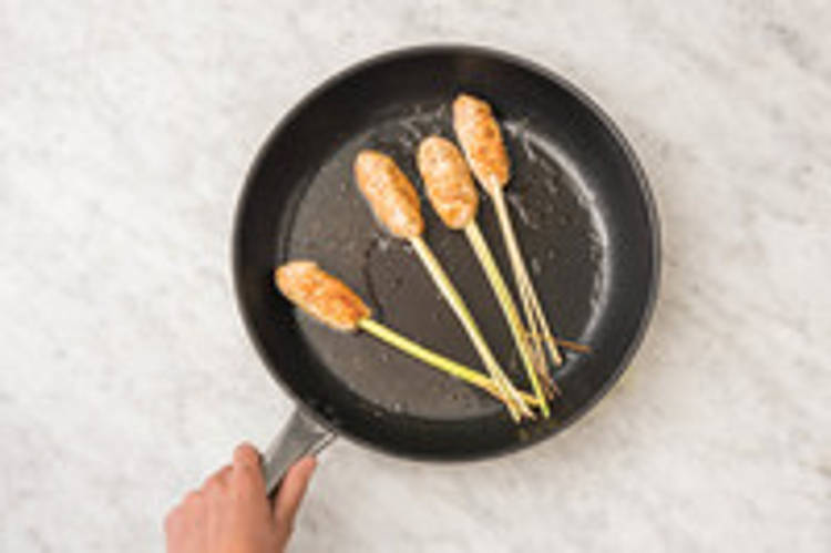 Cuire les brochettes de poulet