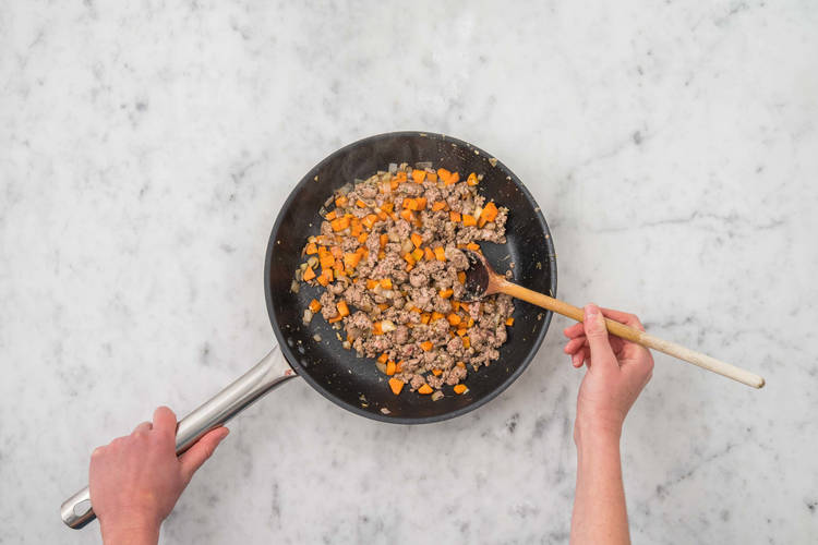 Faire cuire la sauce ragù