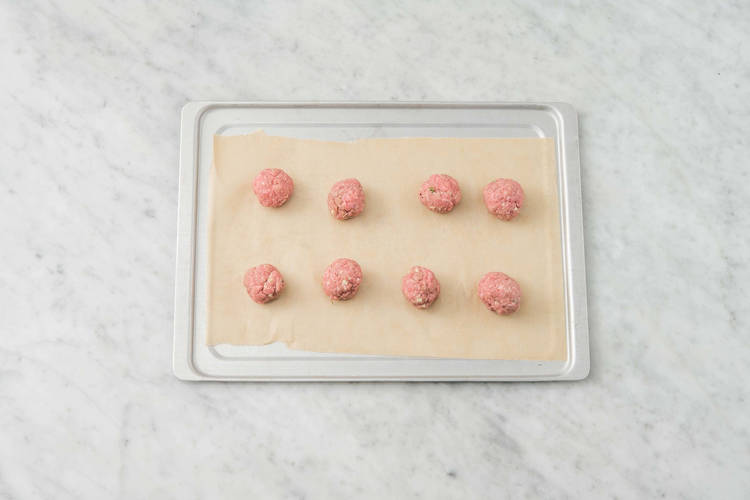 Former et faire cuire les boulettes