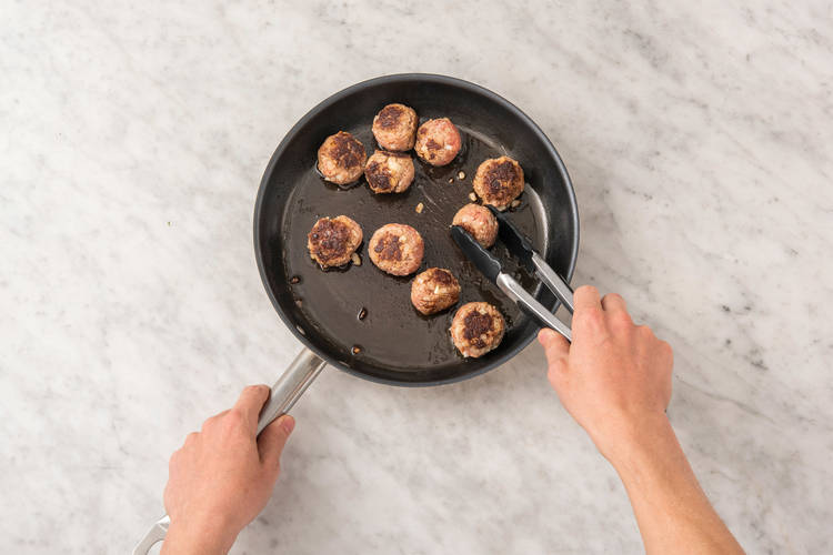 Faire cuire les boulettes