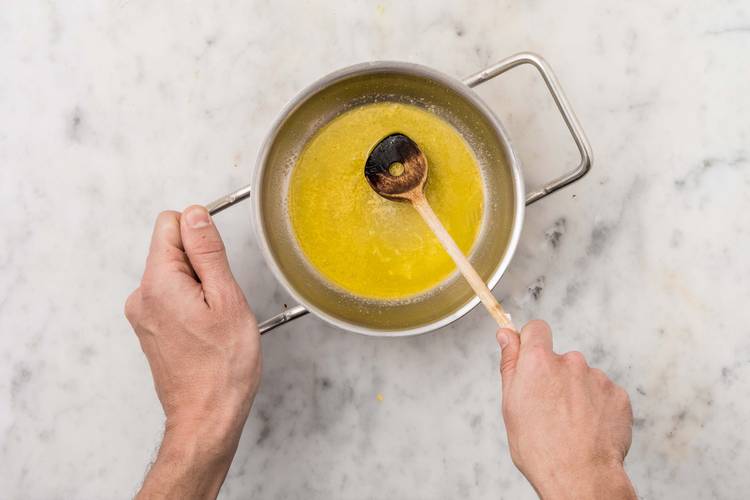 Préparer le croustillant de biscuits Graham