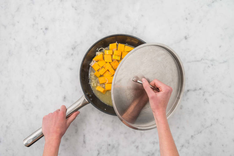 Préparer la sauce à la courge