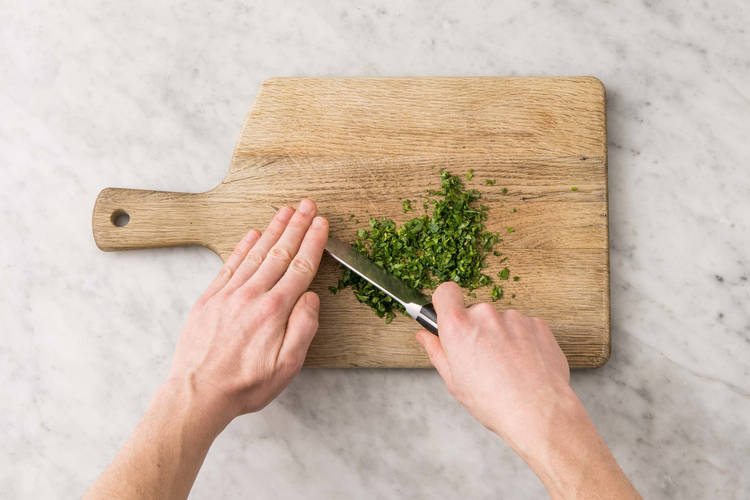 Ciseler les herbes fraîches