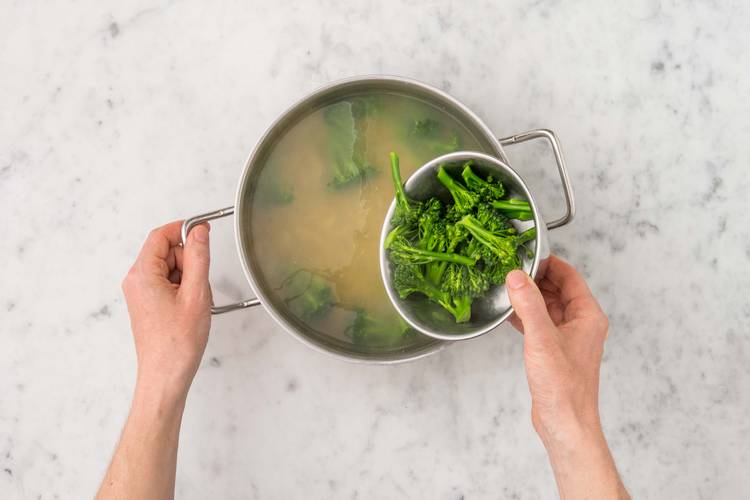 Cuire à l’eau et couper