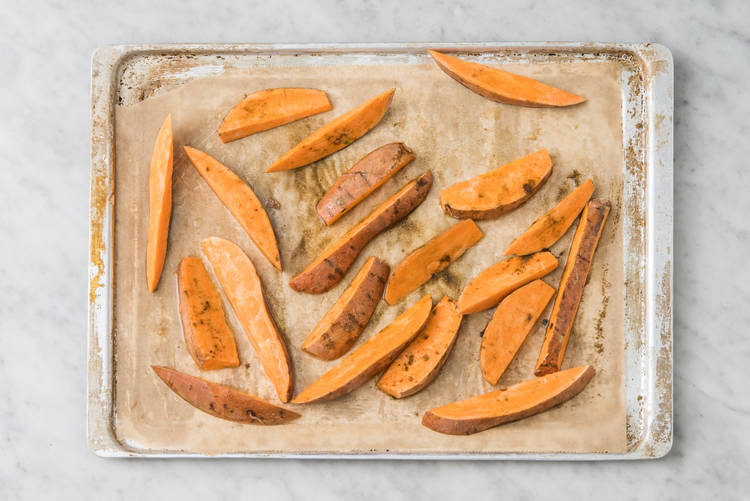 Faire rôtir les quartiers de pommes de terre