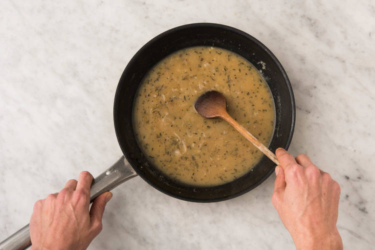 Préparer la sauce à l’échalote