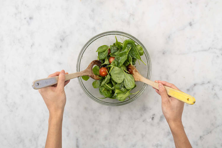 Salat zubereiten