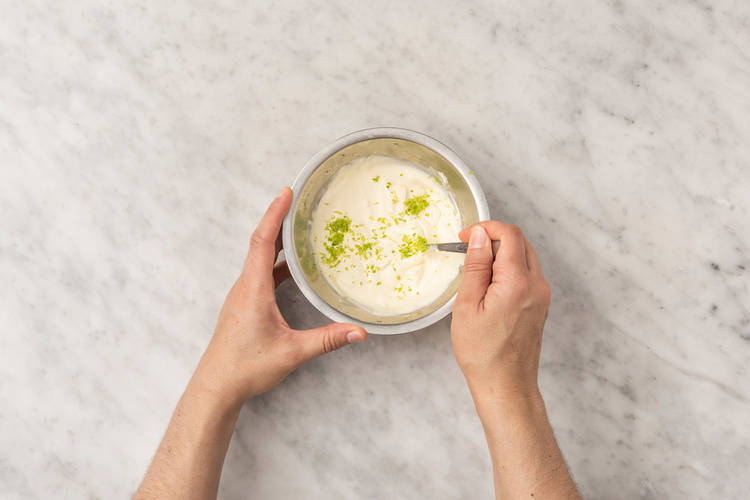 Préparer la crème à la lime et la vinaigrette