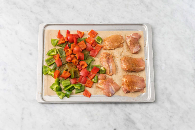 Faire rôtir le poulet et les poivrons