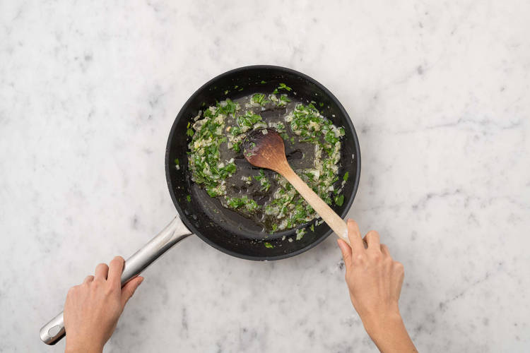 Préparer la sauce au citron