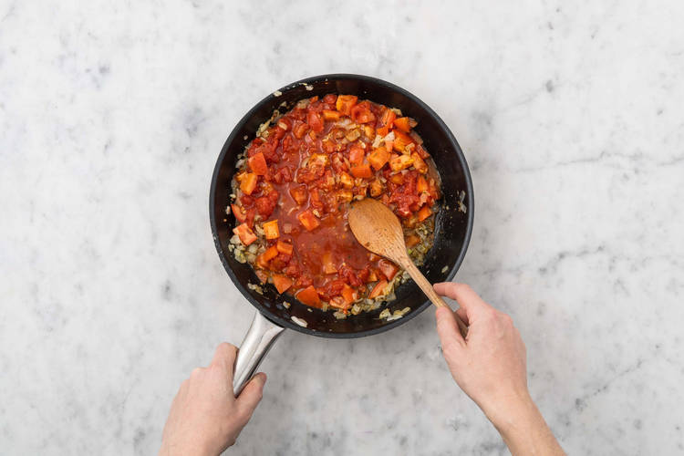 Préparer la sauce tomate